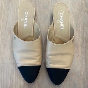 Chanel Womens Lambskin Grosgrain Cap Toe Slides